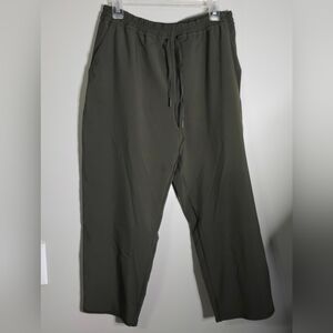 Womans Lululemon On The Fly Crop Olive Drawstring Pants